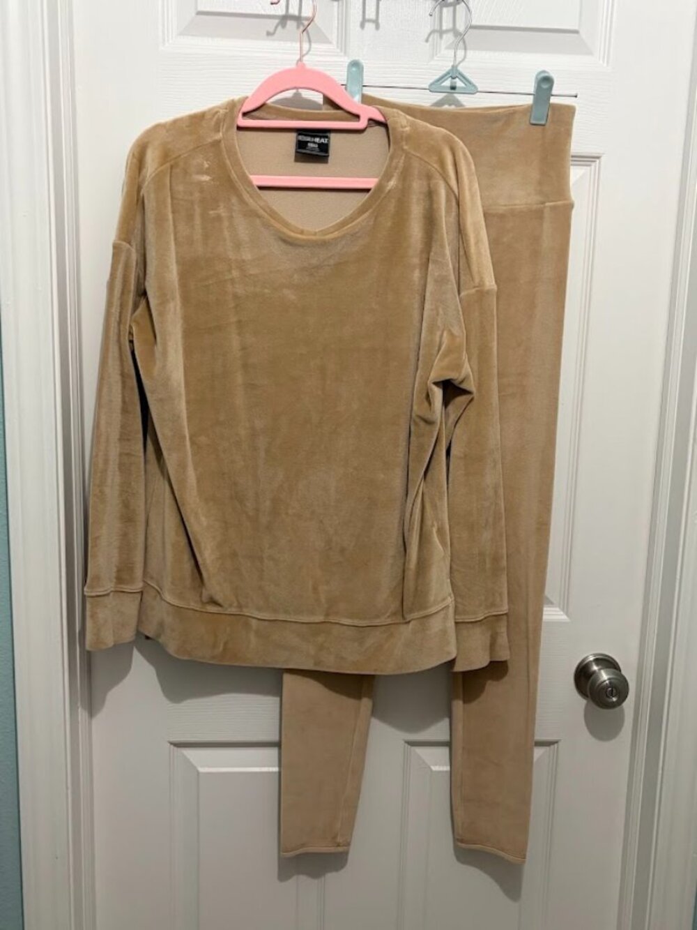 32 Degrees Heat Tan Velour Lounge Set – Women’s Small